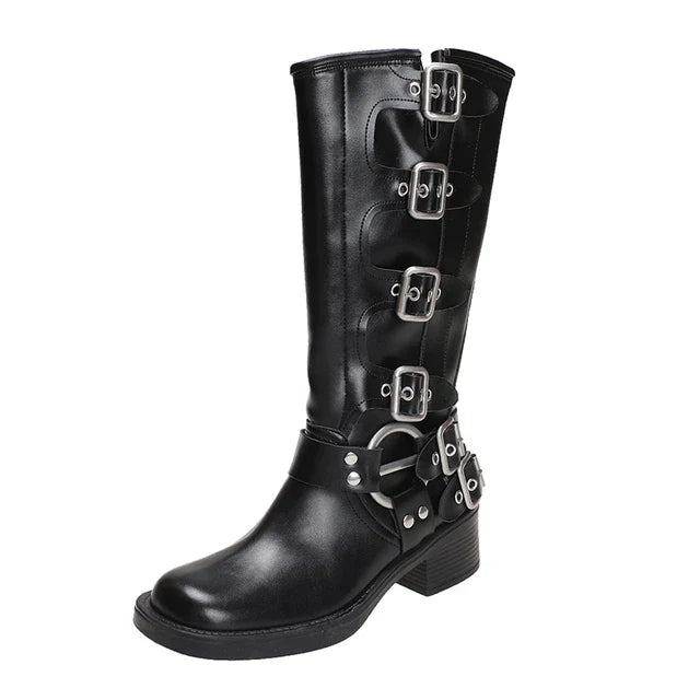 Riza - Retro brown boots with belt buckle